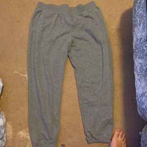 gray sweatpants